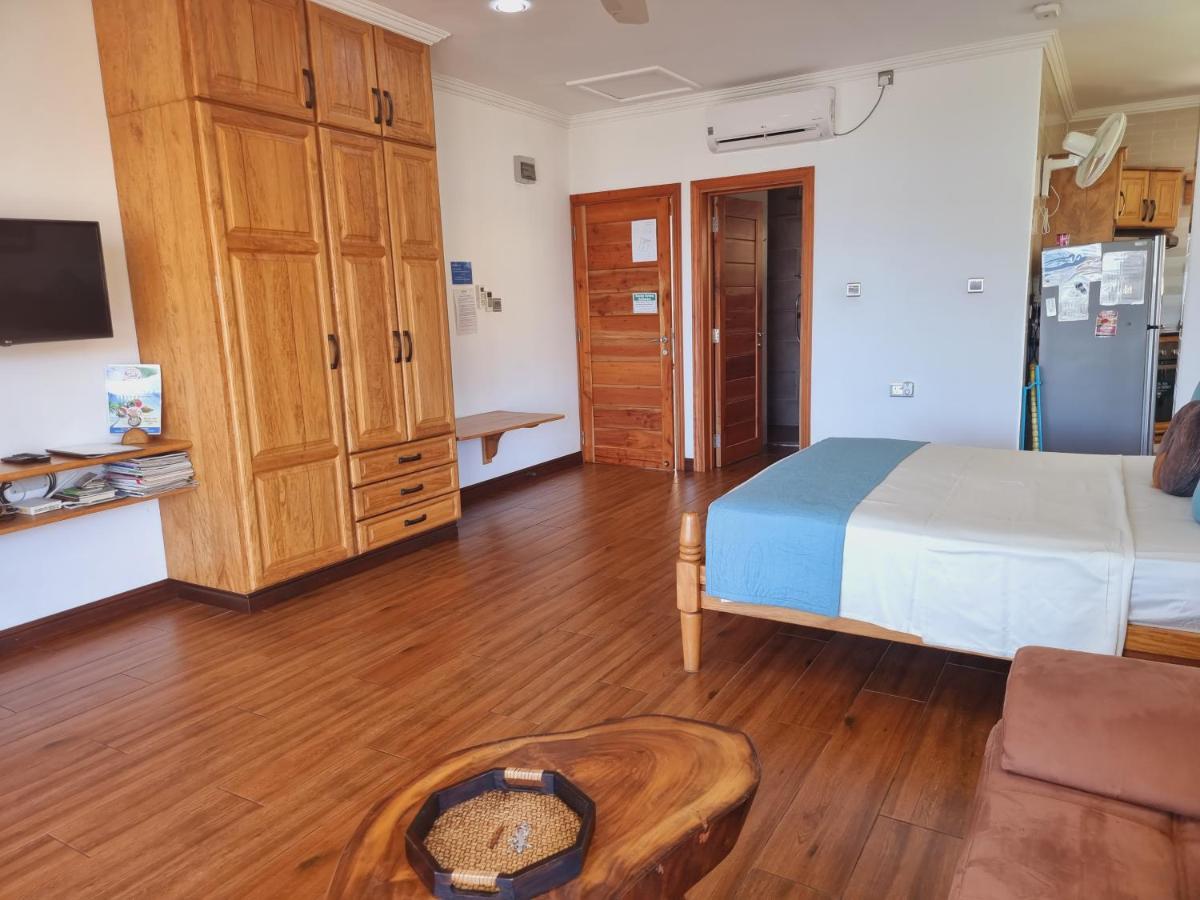 Drake Seaside Studio Apartments Bel Ombre Bagian luar foto