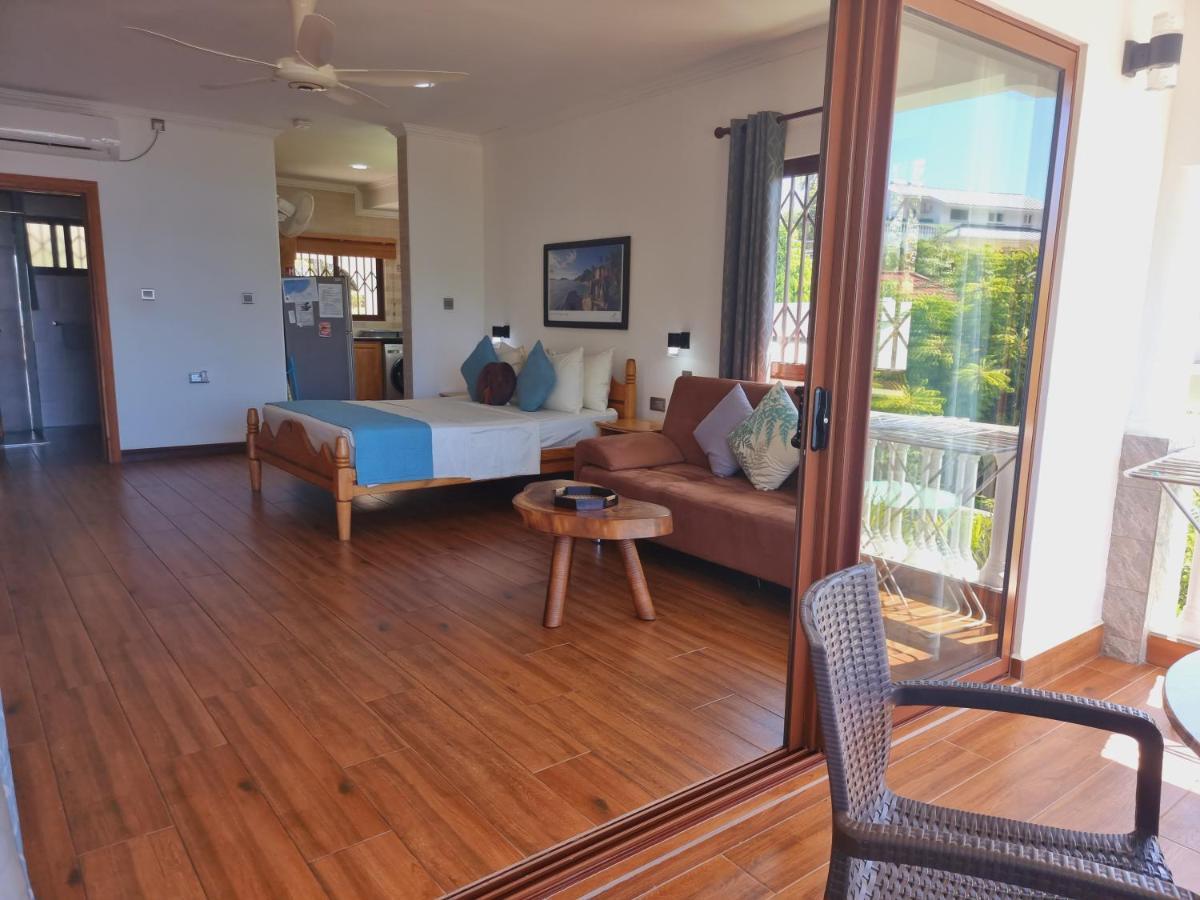 Drake Seaside Studio Apartments Bel Ombre Bagian luar foto