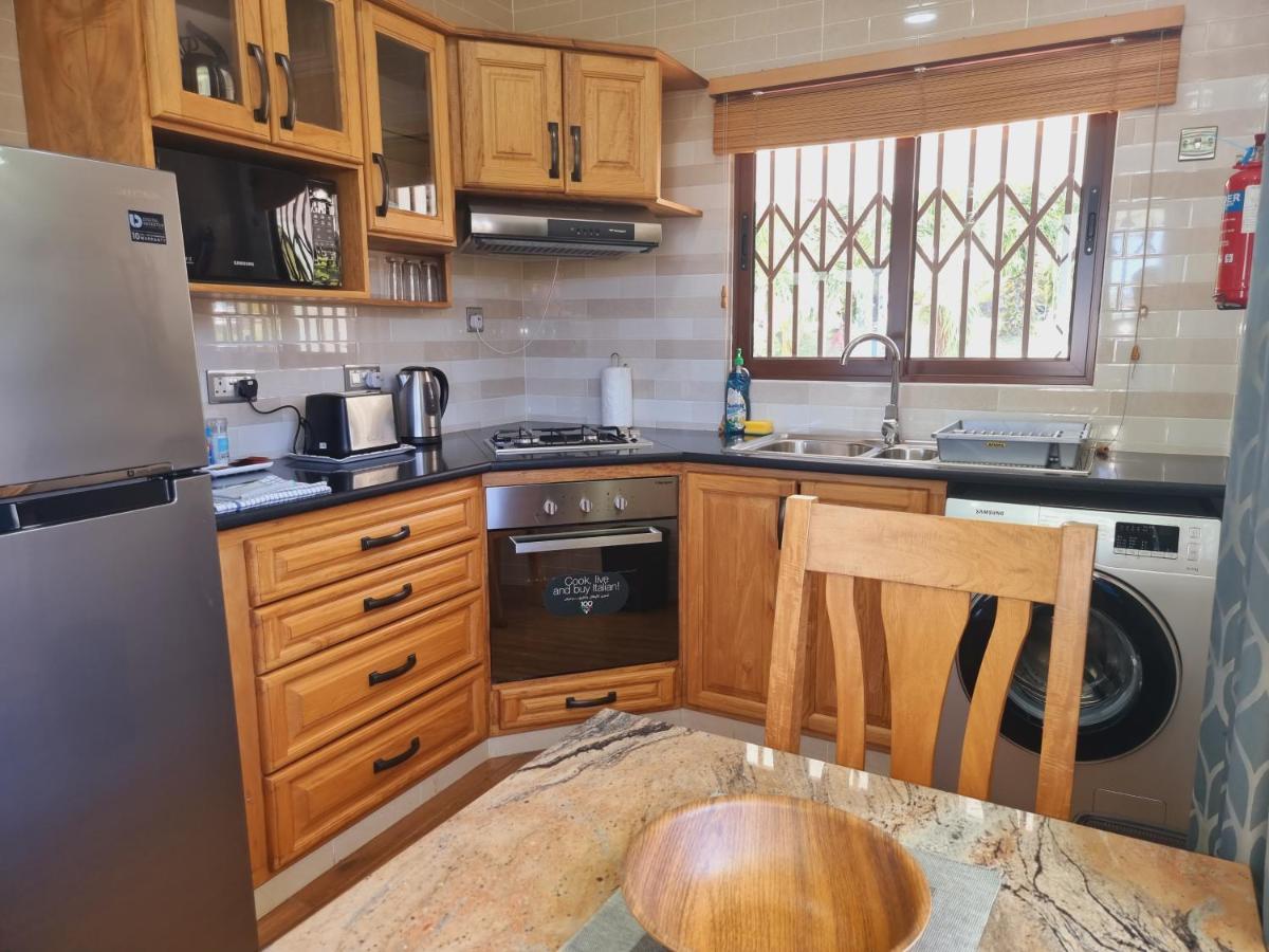 Drake Seaside Studio Apartments Bel Ombre Bagian luar foto