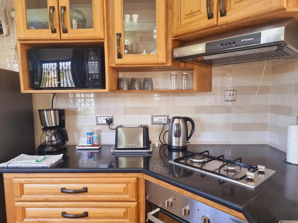 Drake Seaside Studio Apartments Bel Ombre Bagian luar foto