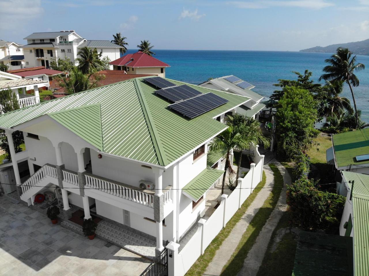 Drake Seaside Studio Apartments Bel Ombre Bagian luar foto